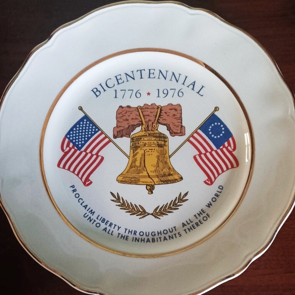 Vintage U.S. Bicentennial 1776-1976 Commemorative Plate Liberty Bell USA Flags